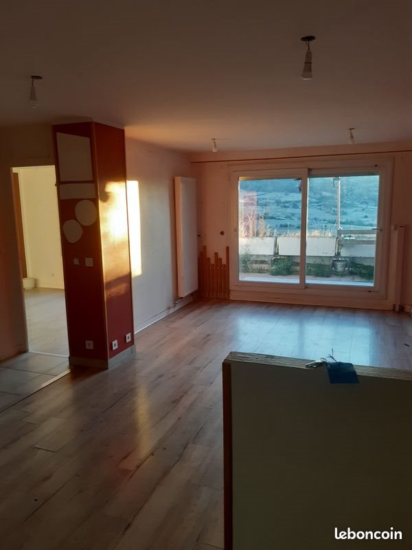 Appartement à louer, 63m², Montrottier