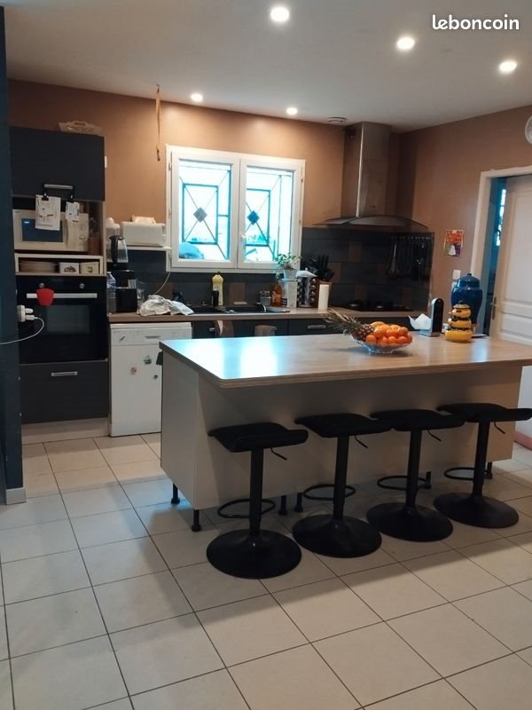 Maison à vendre, 133m², Bussac-Forêt