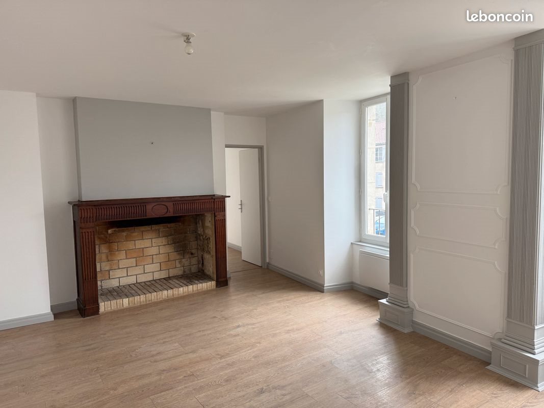 Appartement à louer, 84m², Catus