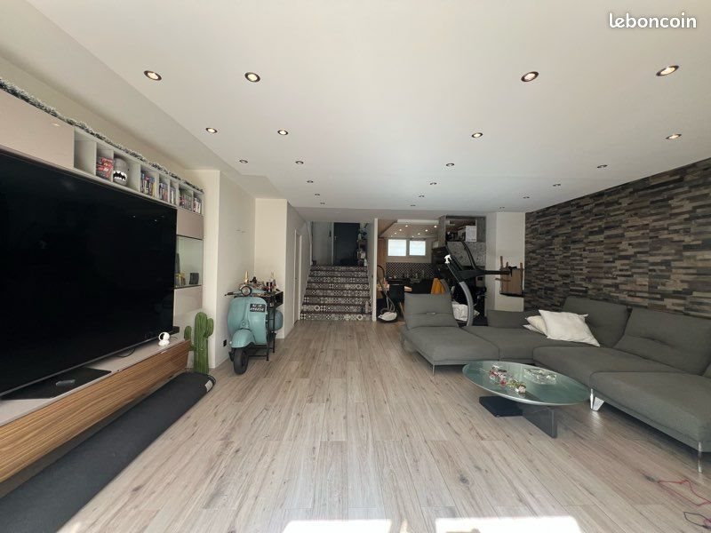 Appartement à louer, 140m², Suresnes