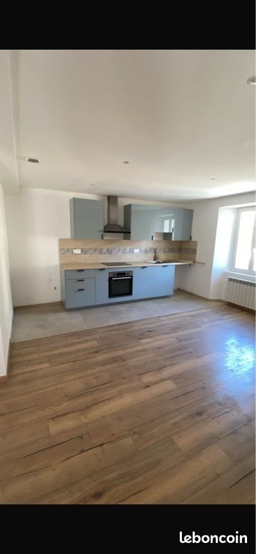 Appartement à louer, 80m², Entrevaux