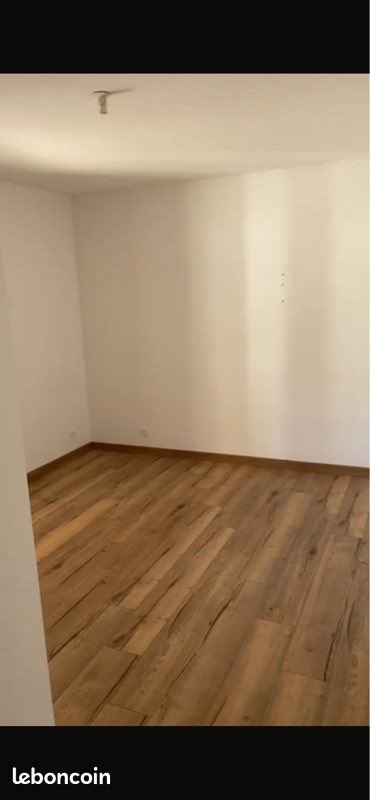 Appartement à louer, 80m², Entrevaux
