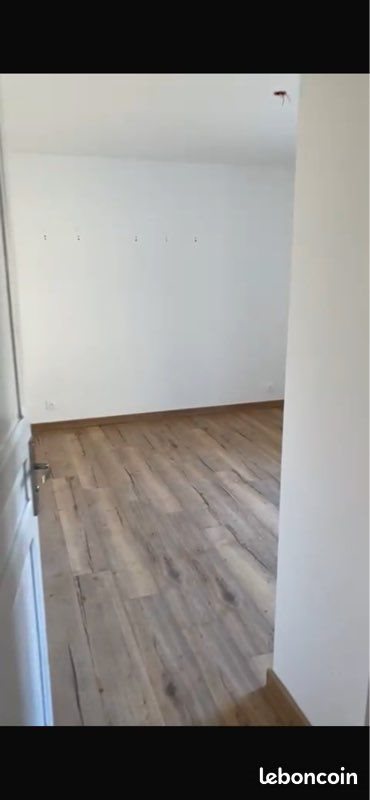 Appartement à louer, 80m², Entrevaux