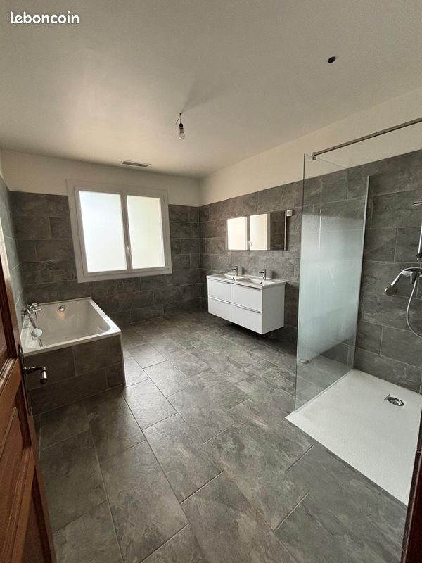 Maison à louer, 170m², Sauve