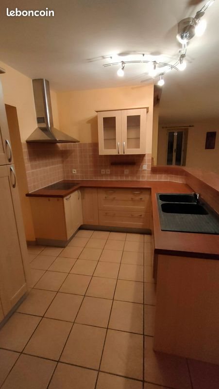Maison à louer, 136m², Béduer