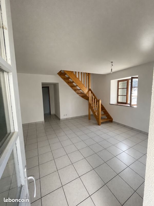 Appartement à louer, 70m², Rochefort-sur-Nenon