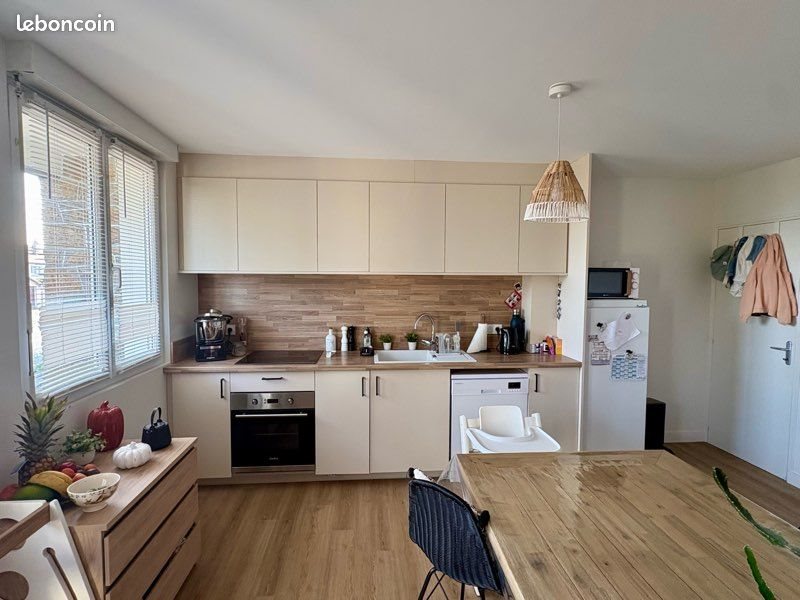 Maison à louer, 85m², Fougères