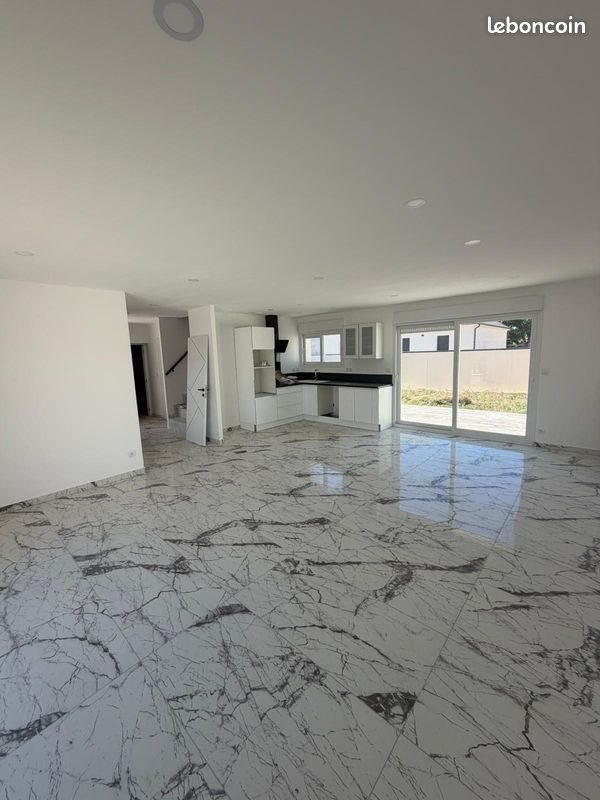 Maison à louer, 115m², Corquilleroy