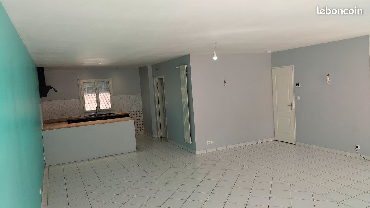 Maison à louer, 107m², Saint-Genis-d'Hiersac