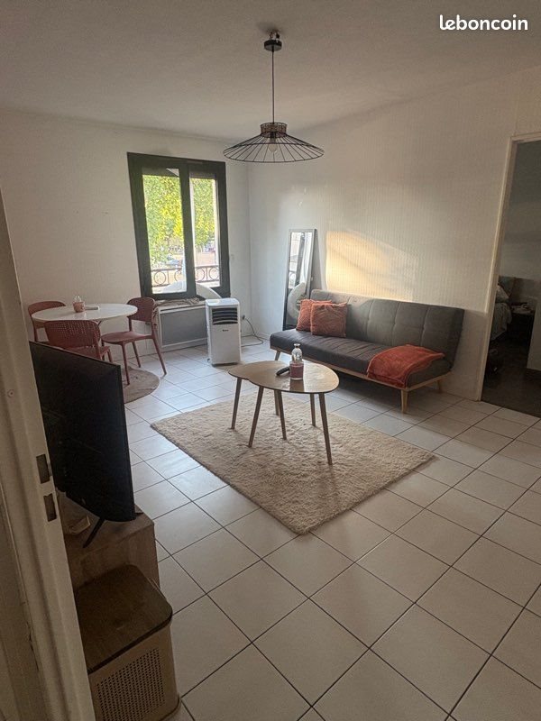 Appartement à louer, 45m², Lalbenque