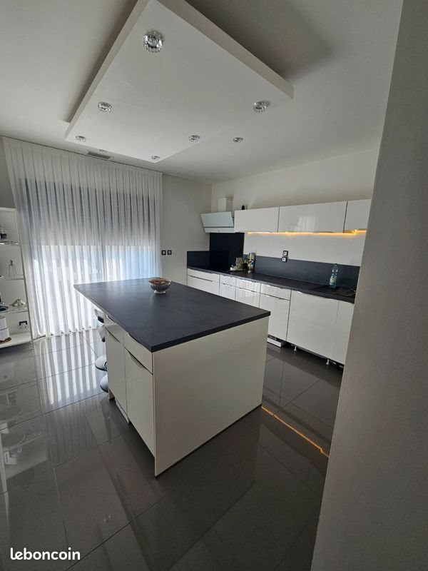 Maison à vendre, 138m², Bérat
