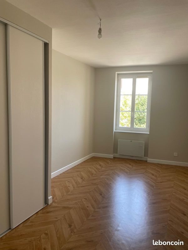 Maison à louer, 110m², Saint-Laurent-de-Chamousset