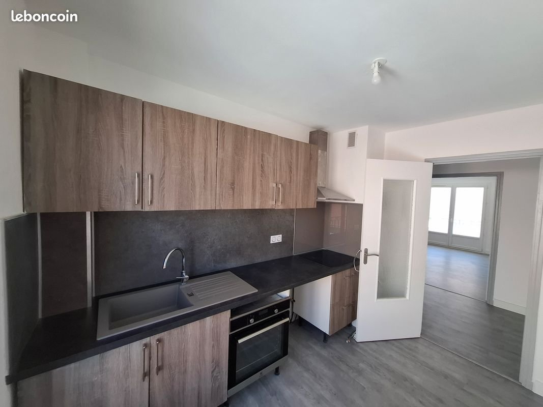 Appartement à louer, 65m², Hyères