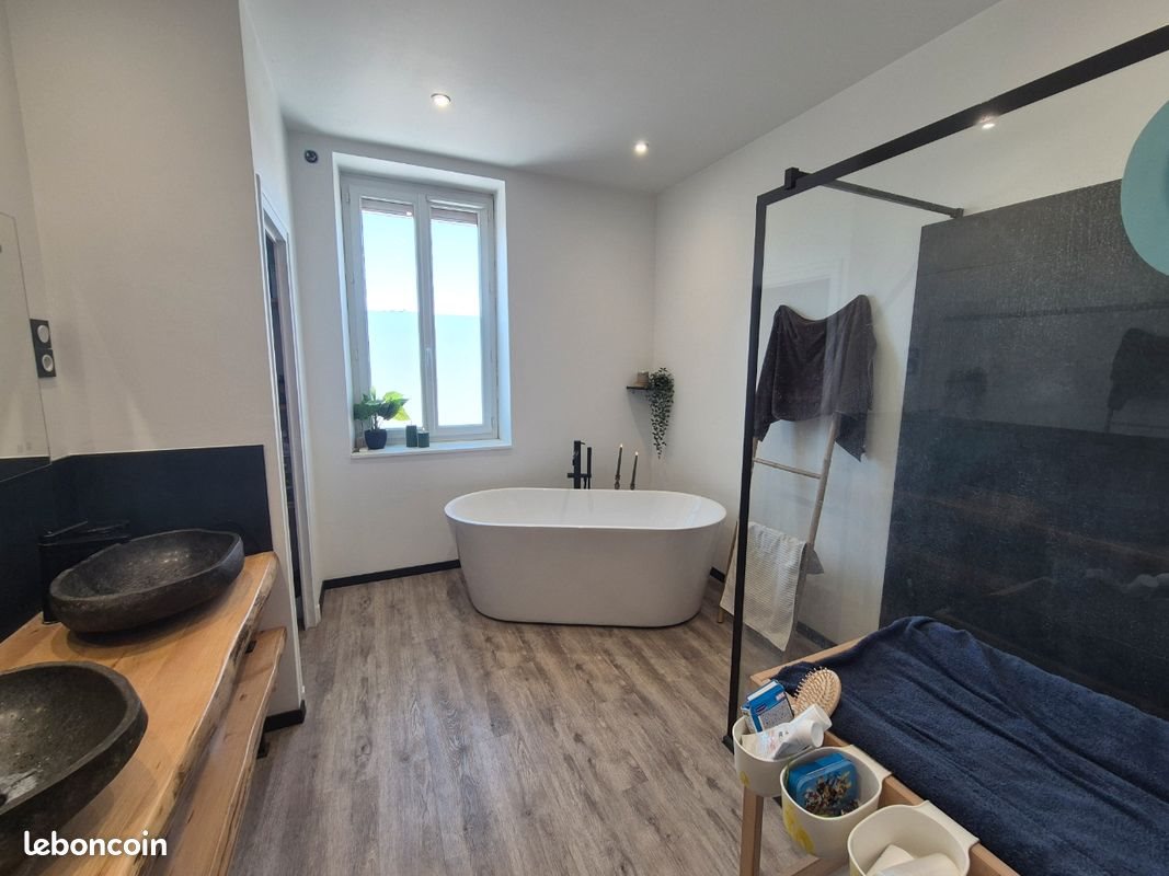 Maison à vendre, 150m², Pouilly-sous-Charlieu