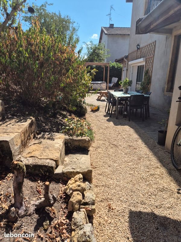 Maison à vendre, 150m², Pouilly-sous-Charlieu