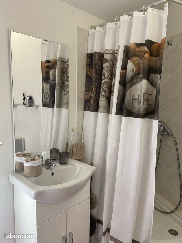 Appartement à louer, 50m², Barjac