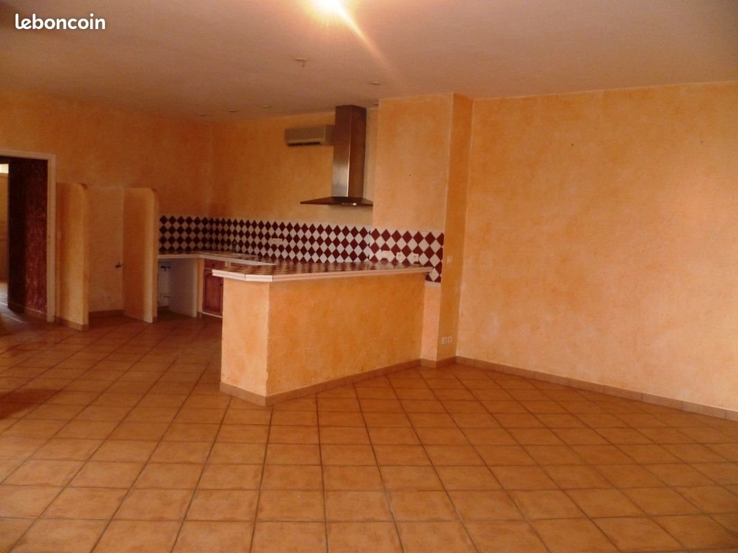 Appartement à louer, 75m², Bellegarde
