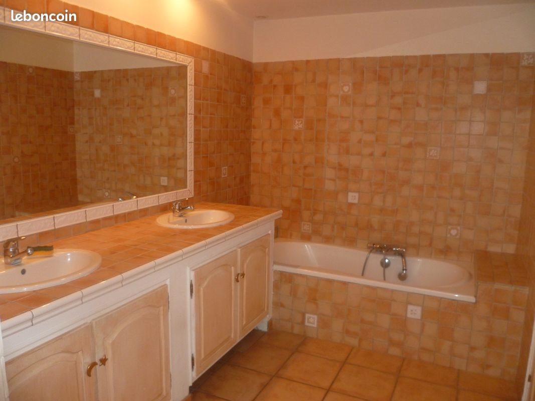 Appartement à louer, 75m², Bellegarde