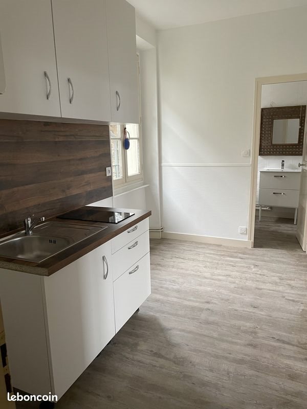 Appartement à louer, 28m², Uzerche