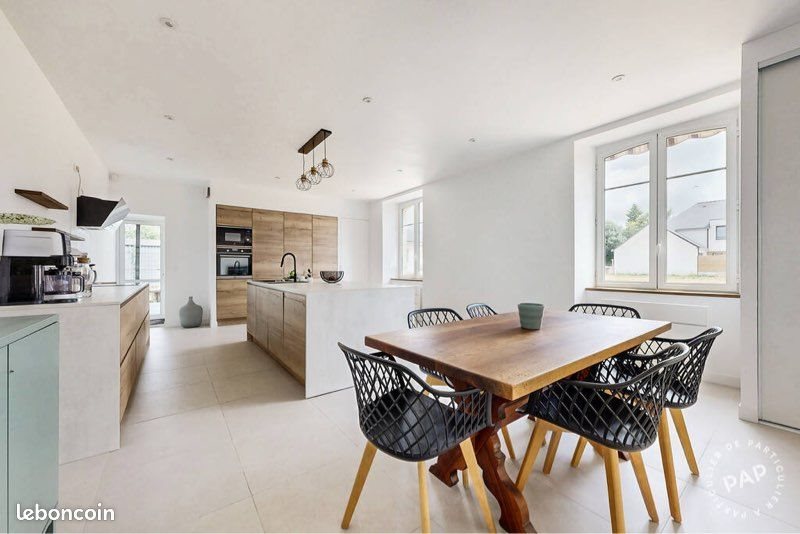 Maison à louer, 156m², Péaule