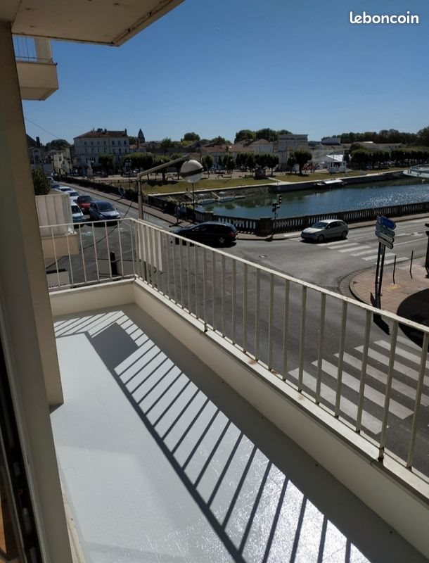 Appartement à louer, 38m², Saintes