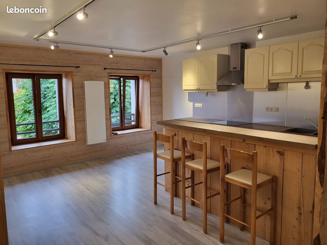 Appartement à louer, 85m², Saint-Point-Lac