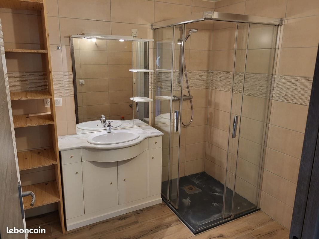 Appartement à louer, 85m², Saint-Point-Lac