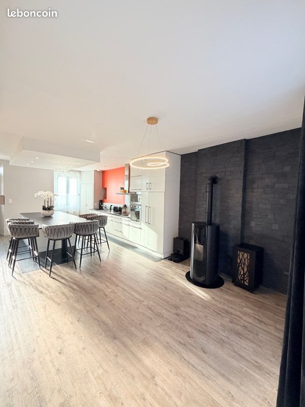 Maison à vendre, 150m², Le Chambon-Feugerolles