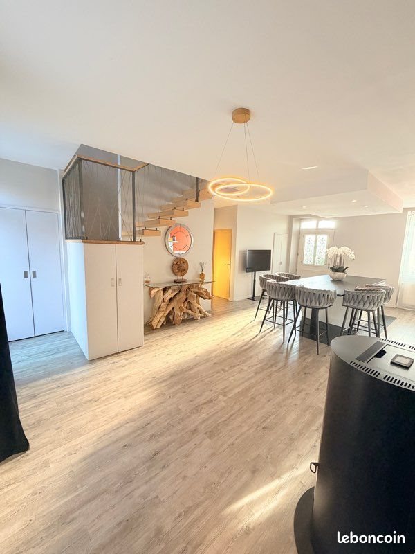 Maison à vendre, 150m², Le Chambon-Feugerolles