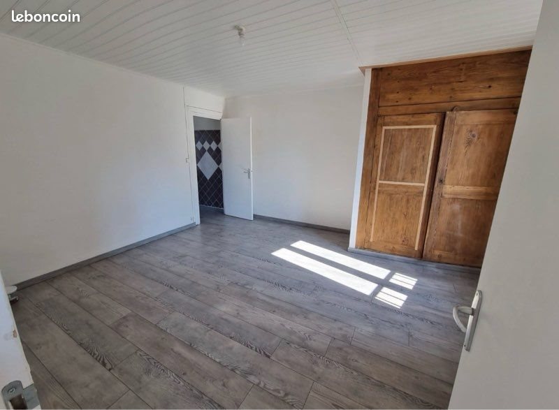 Appartement à louer, 45m², Joyeuse
