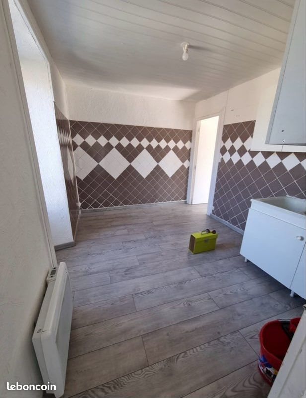 Appartement à louer, 45m², Joyeuse