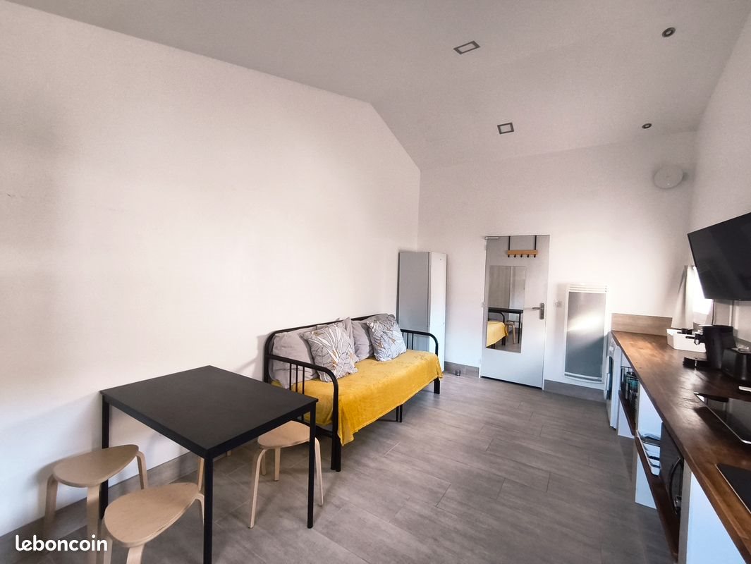 Appartement à louer, 18m², Saint-Mitre-les-Remparts