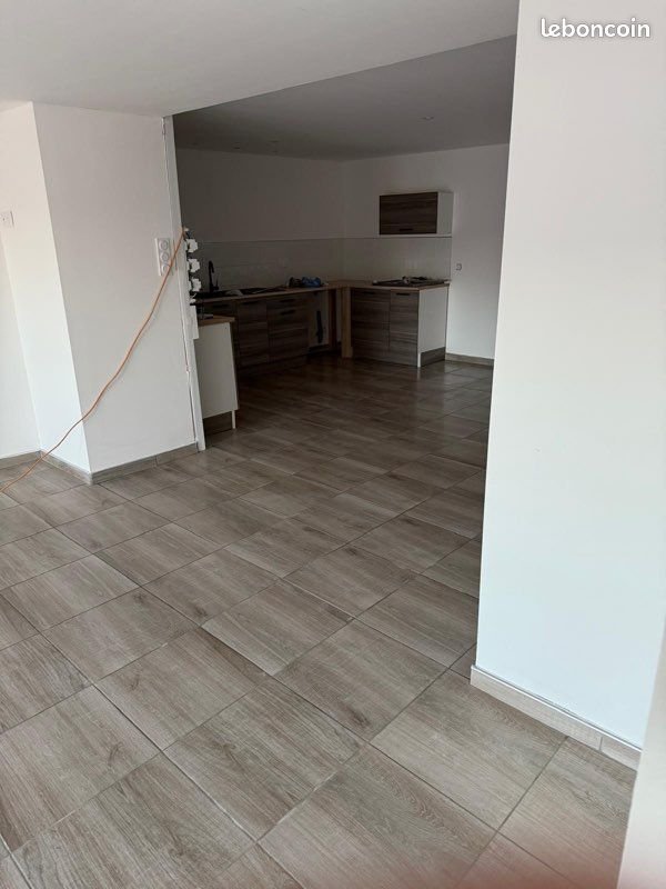 Appartement à louer, 110m², Tulette