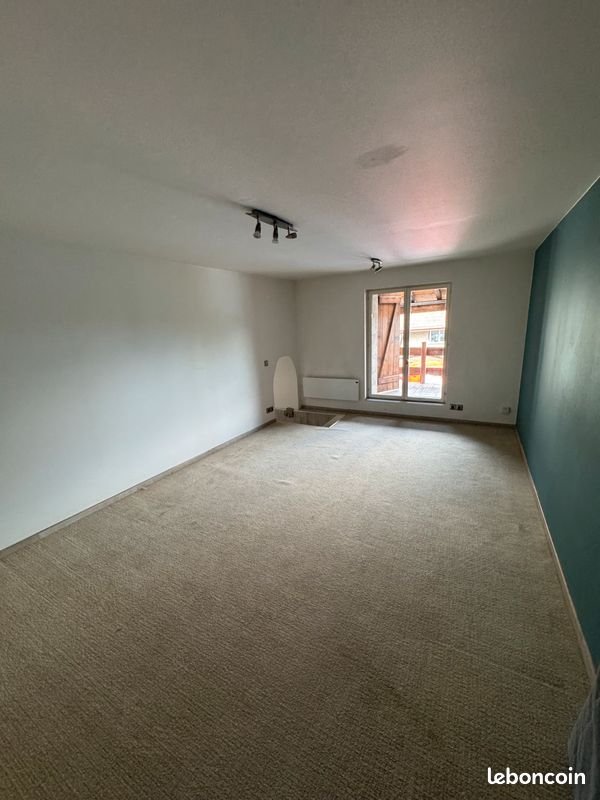 Appartement à louer, 70m², Loisin