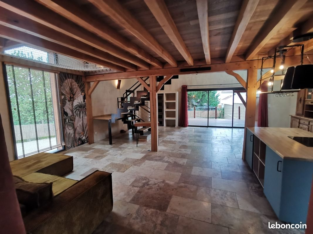 Maison à louer, 160m², Sermérieu