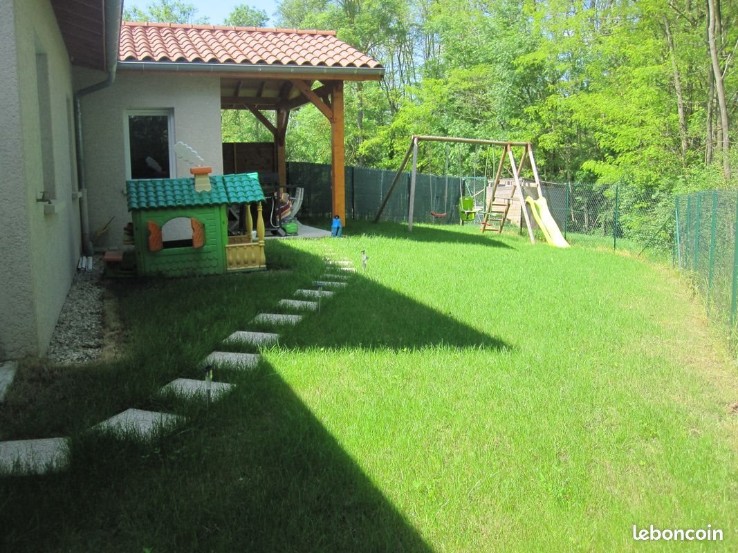 Maison à louer, 93m², Marlieux