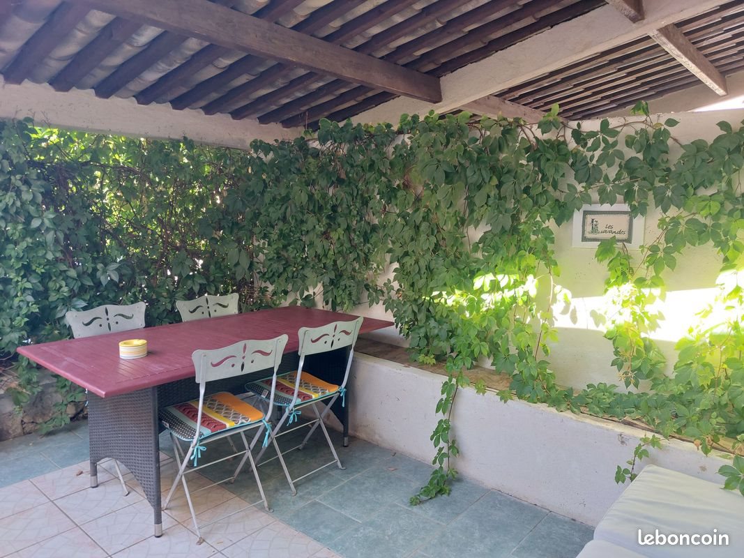 Appartement à louer, 45m², Alba-la-Romaine