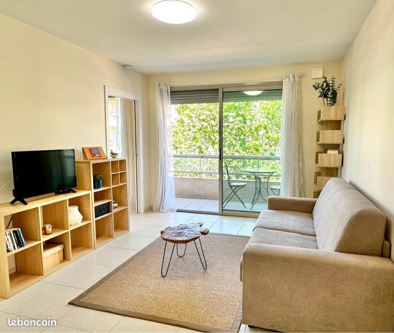 Appartement à louer, 32m², Antibes