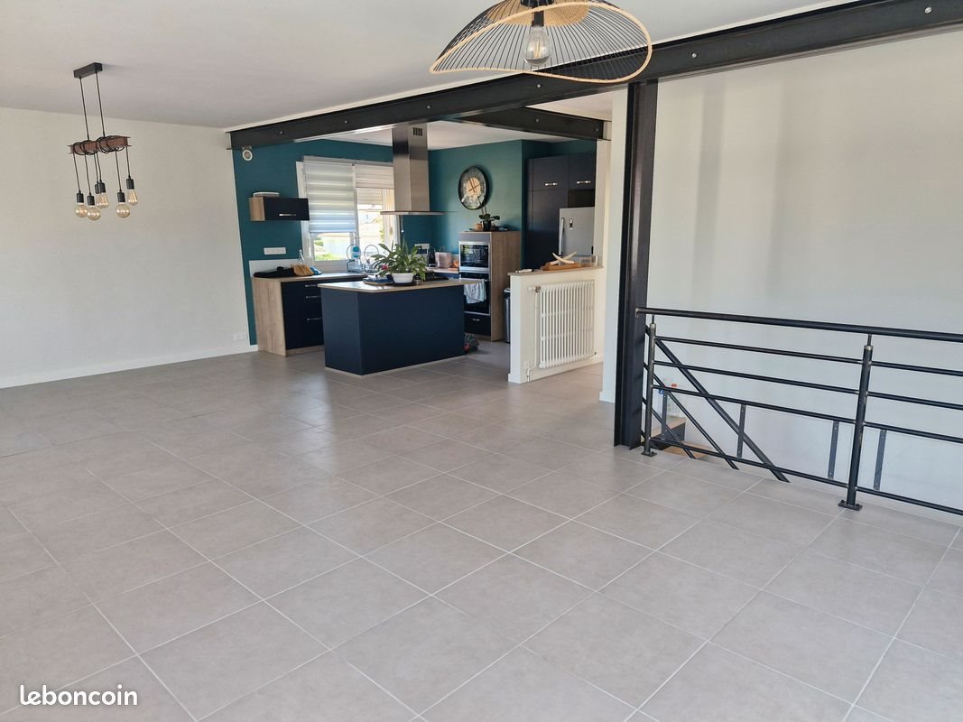 Maison à vendre, 161m², Salles