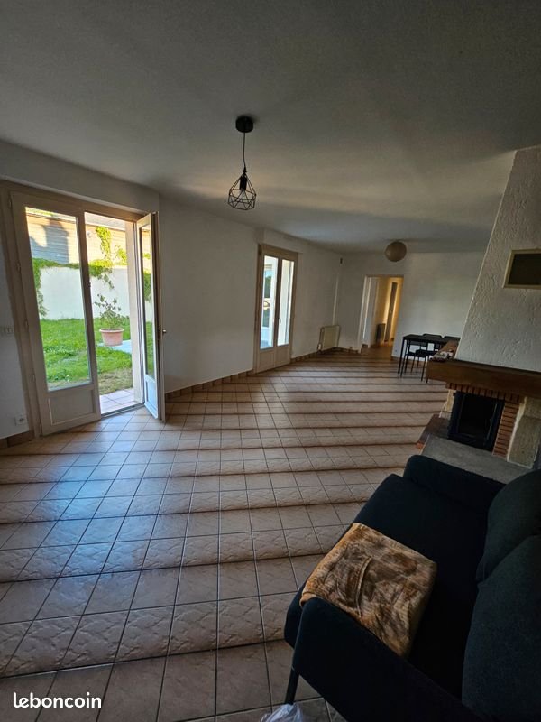 Maison à louer, 82m², Fougères
