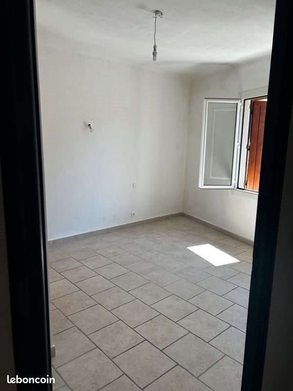 Maison à louer, 80m², Noves