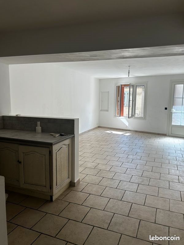 Maison à louer, 80m², Noves