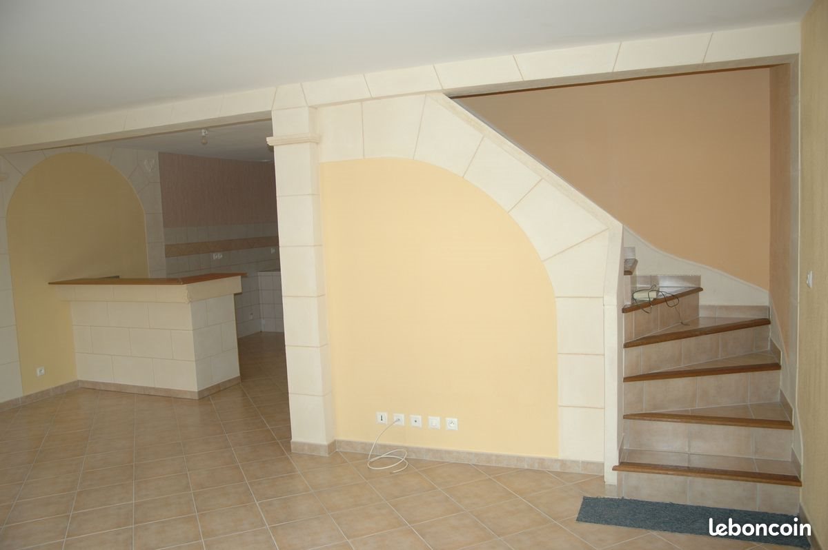 Maison à louer, 80m², Arcisses