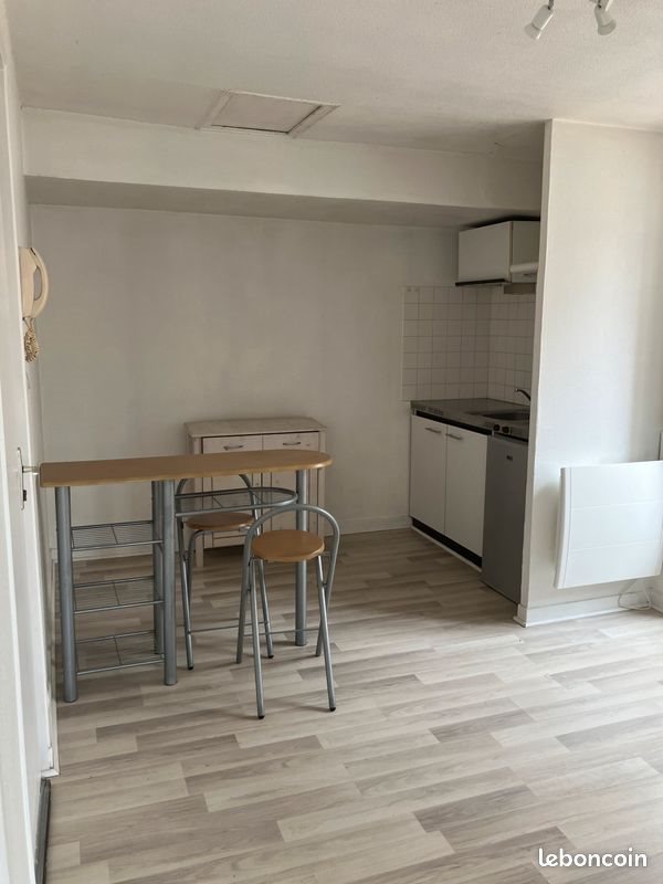 Appartement à louer, 25m², Niort