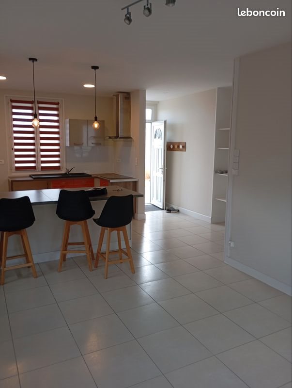 Maison à louer, 75m², Laruscade