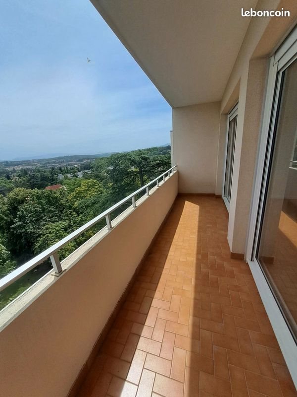 Appartement à louer, 70m², Saint-Genis-Laval
