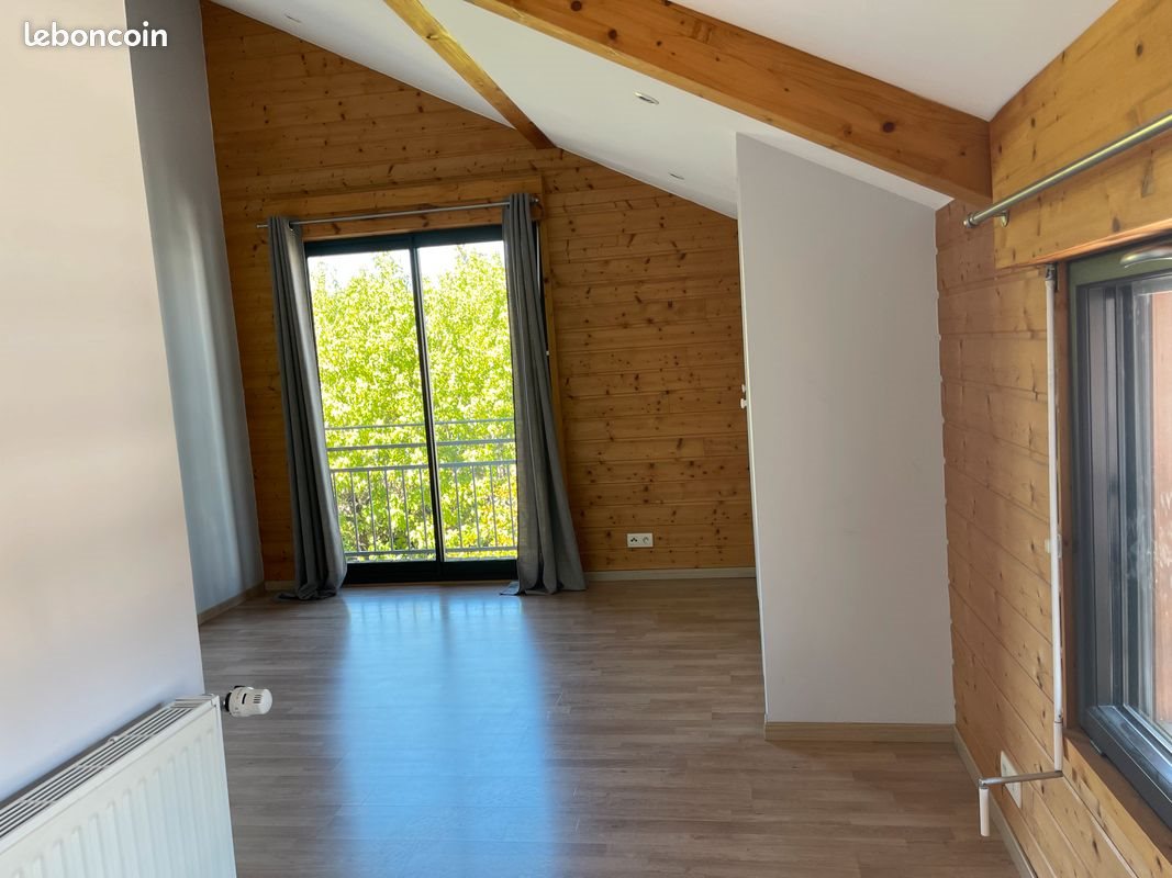 Appartement à louer, 75m², Saint-Etienne-de-Crossey