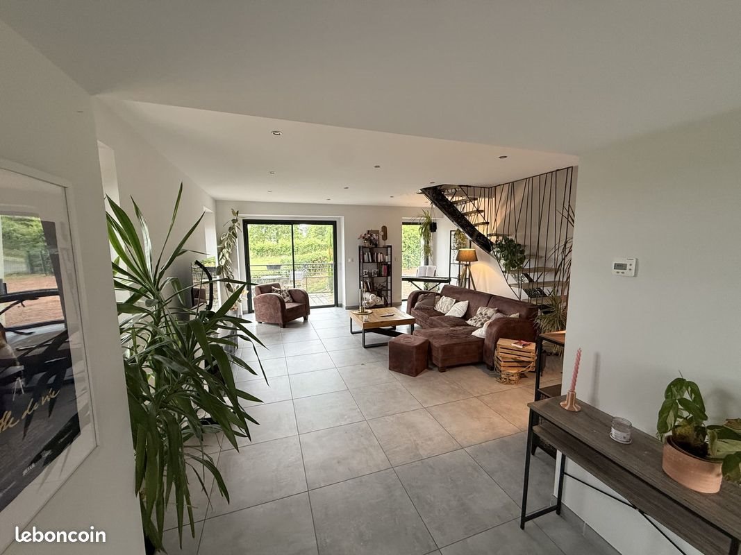 Maison à louer, 110m², Vendenesse-lès-Charolles