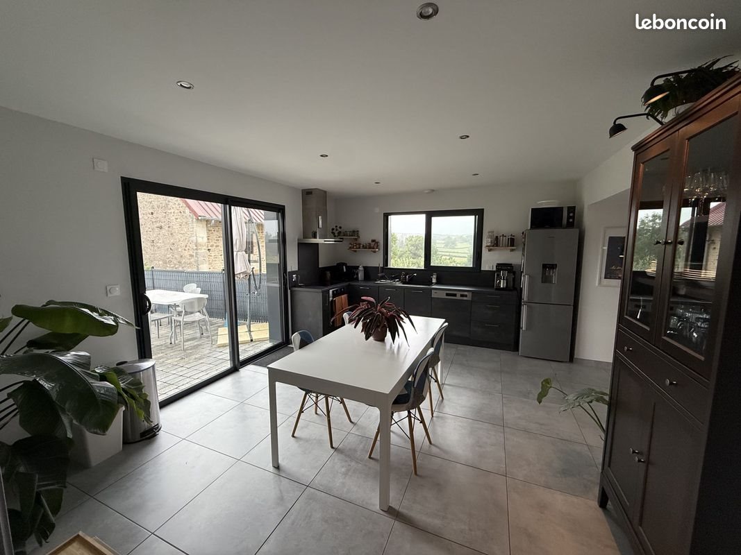 Maison à louer, 110m², Vendenesse-lès-Charolles