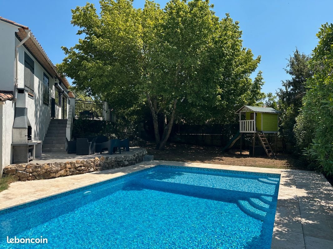 Maison à vendre, 141m², Forcalqueiret